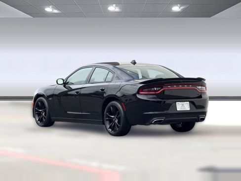 Used 2016 Dodge Charger R/T w/ Navigation & Travel Group RWD image 3