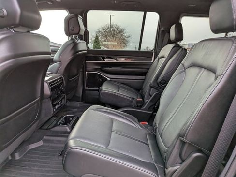 Used 2022 Jeep Wagoneer Series III w/ Premium Group I image 27