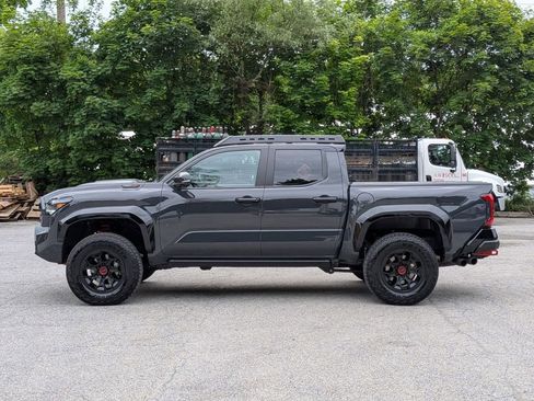 Used 2025 Toyota Tacoma TRD Pro w/ Tow Tech Package AWD/4WD image 8
