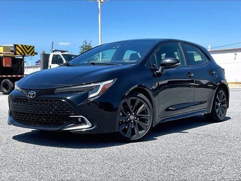 Used 2024 Toyota Corolla XSE FWD image 2