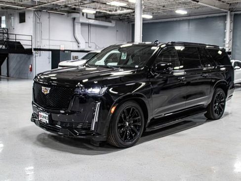 Used 2022 Cadillac Escalade ESV Sport Platinum w/ LPO, ONYX Package image 2