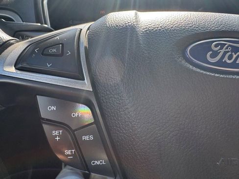 Used 2020 Ford Fusion SE image 19