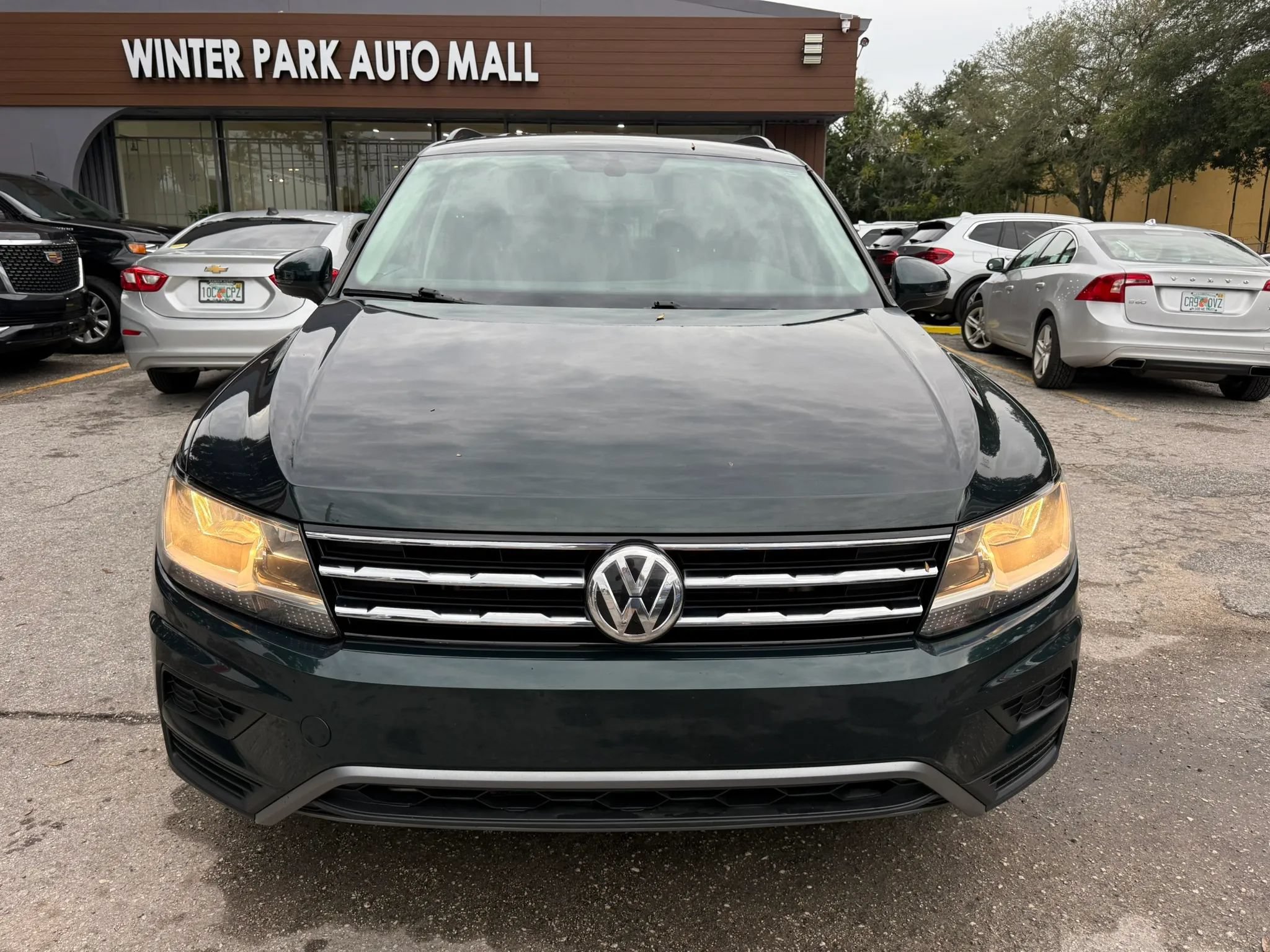 Used 2018 Volkswagen Tiguan SE FWD image 2