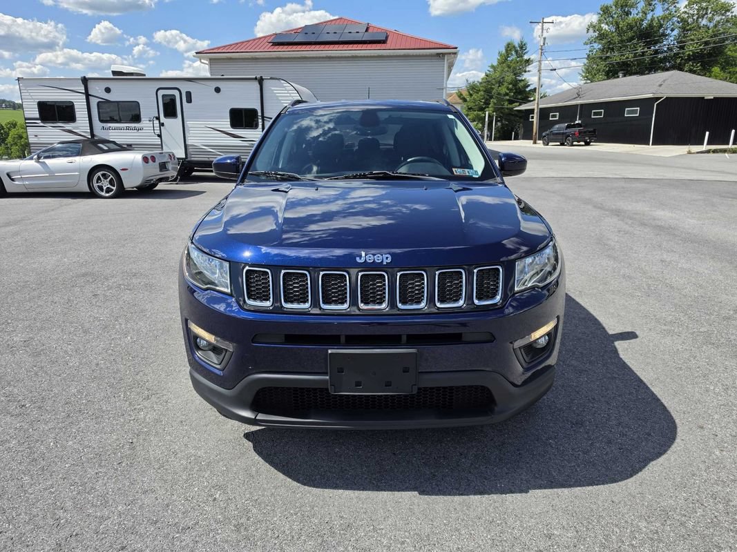 Used 2018 Jeep Compass Latitude w/ Popular Equipment Group AWD/4WD image 2