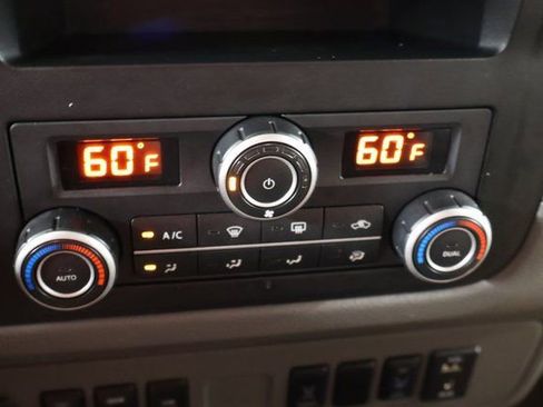 Used 2017 Nissan NV 3500 SL image 21