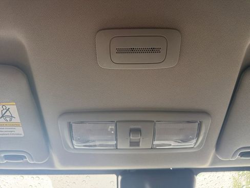 Used 2024 Nissan Frontier SV w/ Technology Package image 25