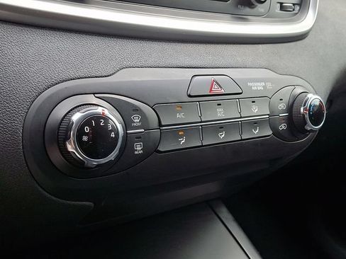 Used 2017 Kia Sorento AWD image 16