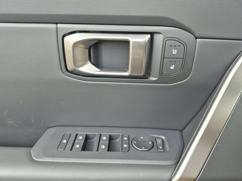 New 2027 Kia Seltos X-Line S w/ X-Line S Premium Package AWD/4WD image 7