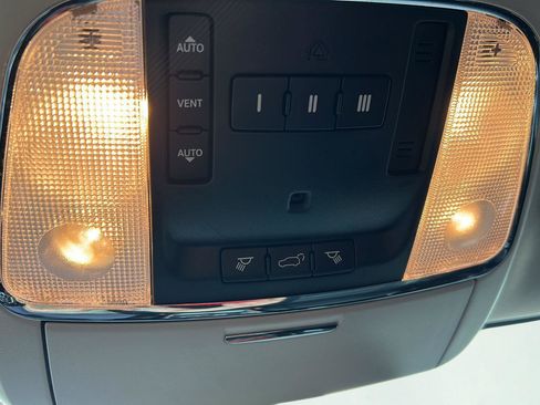 Used 2015 Dodge Durango Limited w/ Nav & Power Liftgate Group AWD/4WD image 20