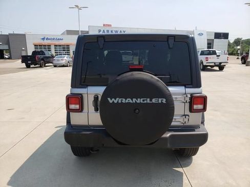 Used 2021 Jeep Wrangler Sport AWD/4WD image 5