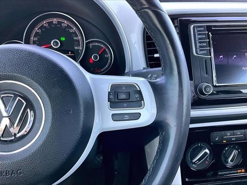 Used 2017 Volkswagen Beetle 1.8T SE FWD image 19