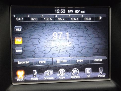 Used 2017 Jeep Grand Cherokee Altitude image 25