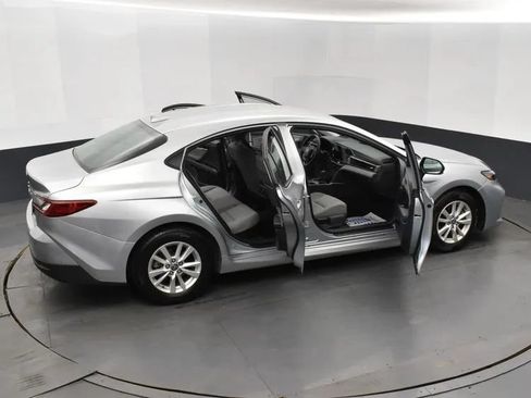 Used 2025 Toyota Camry LE FWD image 6