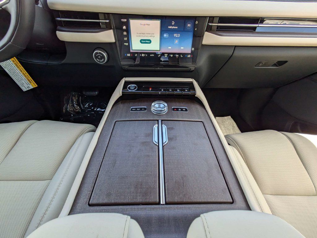 New 2027 Lincoln Navigator Premiere RWD image 20