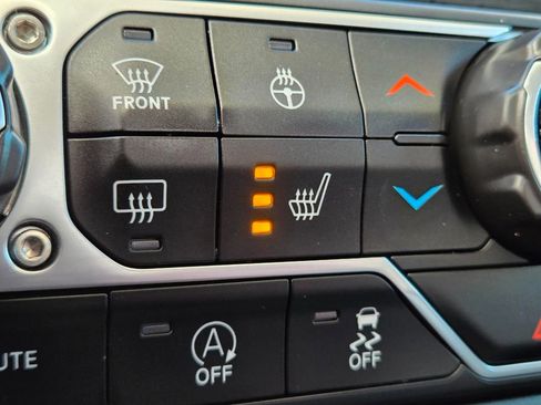 Used 2022 Jeep Gladiator Rubicon w/ Cold Weather Group image 24