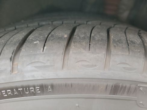 Used 2025 Genesis G70 2.5T image 29