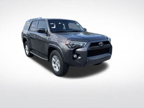 Used 2017 Toyota 4Runner SR5 RWD image 7