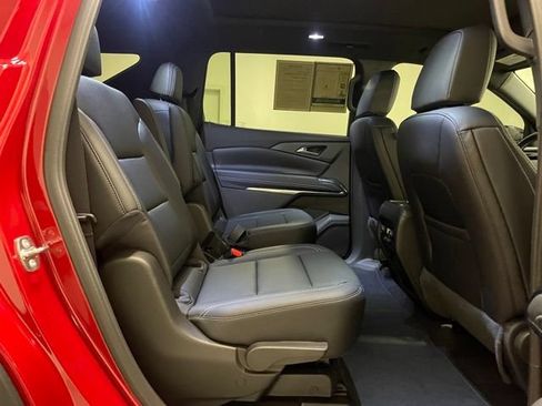 Used 2026 Chevrolet Traverse LT w/ Sun and Wheel Package FWD image 24