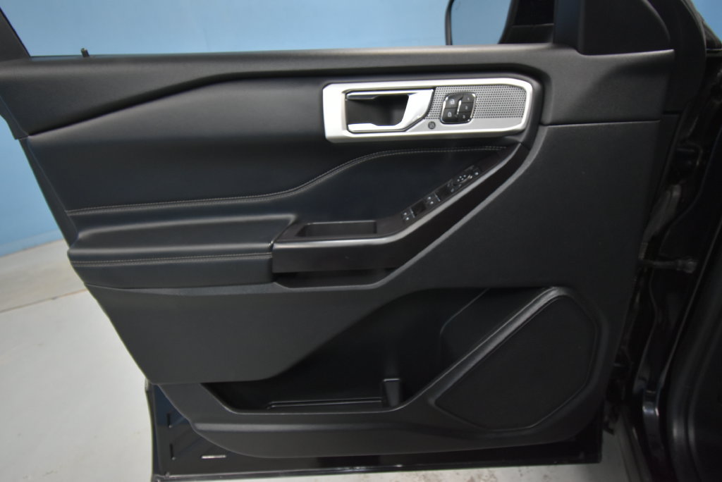 Used 2020 Ford Explorer Limited AWD/4WD image 5