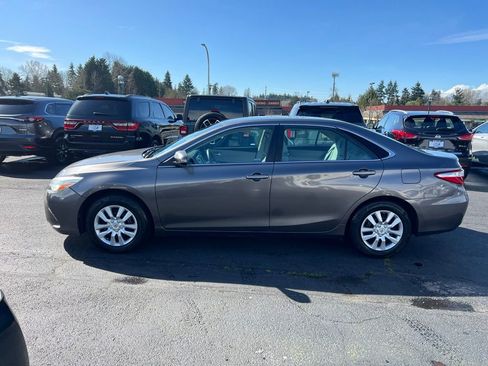 Used 2015 Toyota Camry LE FWD image 8