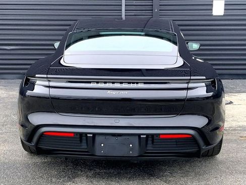 Used 2025 Porsche Taycan image 9