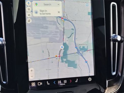 Certified 2025 Volvo XC40 B5 Plus image 19