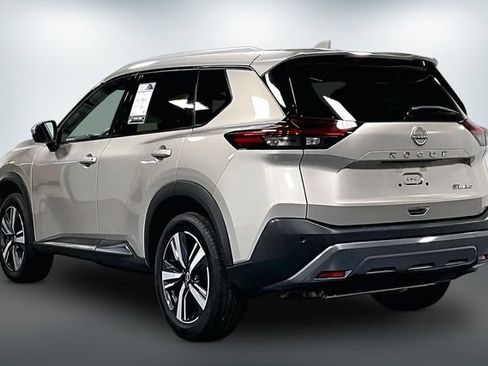 Used 2023 Nissan Rogue SL AWD/4WD image 6