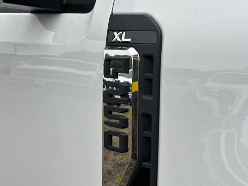 New 2026 Ford F250 XL w/ XL Chrome Package image 29