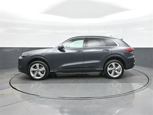 Certified 2025 Audi Q5 Premium Plus w/ Premium Plus image 4