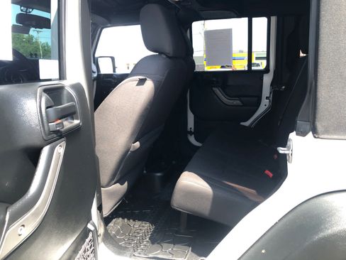 Used 2018 Jeep Wrangler Unlimited Sport S AWD/4WD image 21