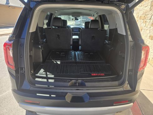 Used 2021 GMC Acadia SLT w/ Technology Package image 17