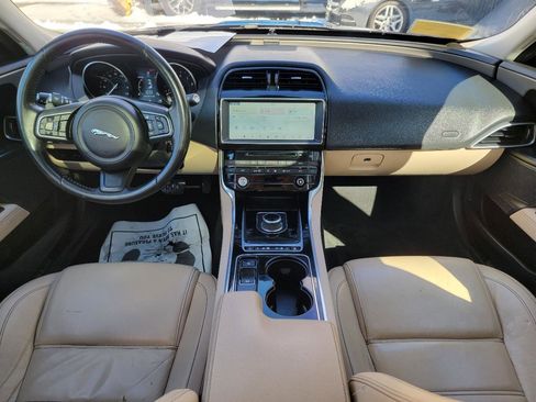 Used 2017 Jaguar XE Prestige RWD image 6