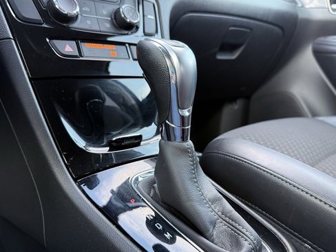 Used 2020 Buick Encore Preferred image 19