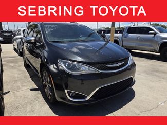 Used 2017 Chrysler Pacifica Limited w/ Tire & Wheel Group FWD video 1