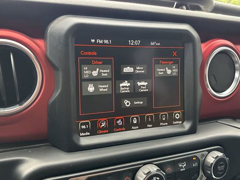 Certified 2021 Jeep Gladiator Rubicon AWD/4WD image 13