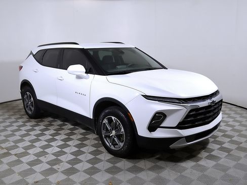 Used 2024 Chevrolet Blazer LT w/ Convenience Package FWD image 6