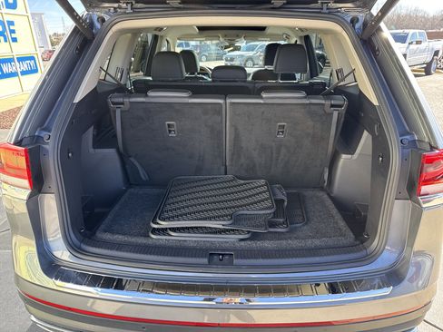 Used 2024 Volkswagen Atlas SE image 33