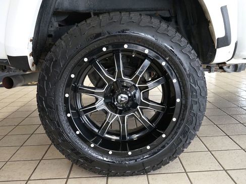 Used 2018 Toyota Tacoma TRD Sport w/ Technology Package image 47