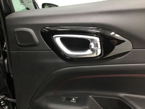 Used 2022 Jeep Compass Trailhawk w/ Trailhawk Elite Group AWD/4WD image 19