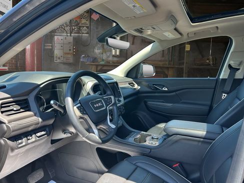 Certified 2023 GMC Acadia Denali w/ Denali Ultimate Package FWD image 13
