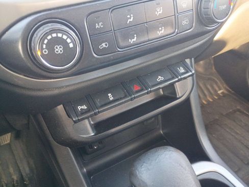 Used 2022 Chevrolet Colorado LT w/ Fleet Safety Package image 19