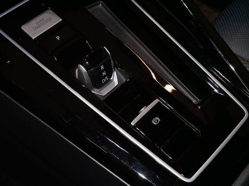 Used 2024 Volkswagen Golf R image 21