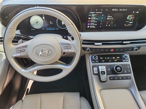 Used 2024 Hyundai Palisade Calligraphy image 11