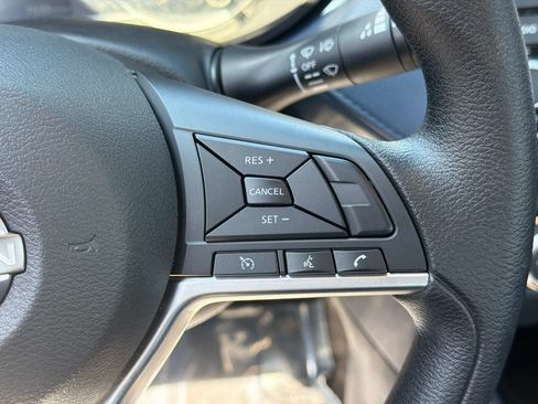 Used 2025 Nissan Versa SV w/ Trunk Package FWD image 28