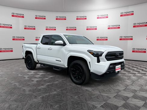 Used 2025 Toyota Tacoma SR5 AWD/4WD image 1