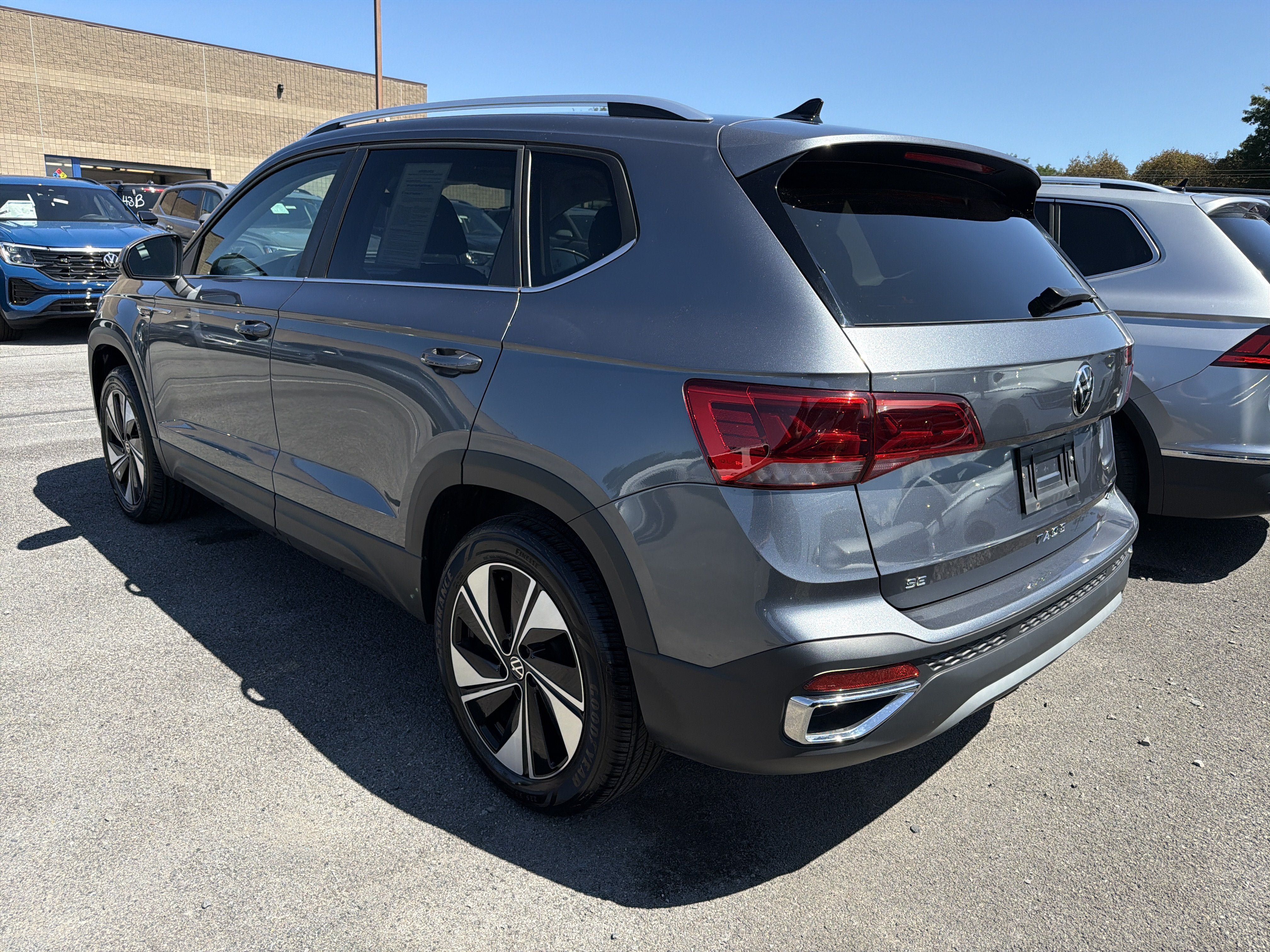 Used 2023 Volkswagen Taos SE AWD/4WD image 5