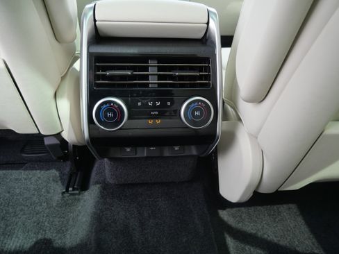 Certified 2023 Land Rover Range Rover SE image 17