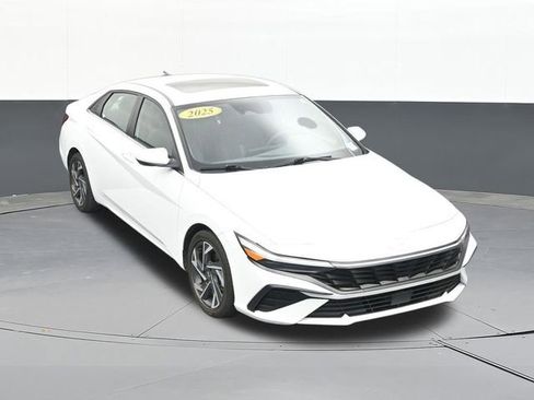 Used 2025 Hyundai Elantra SEL FWD image 68