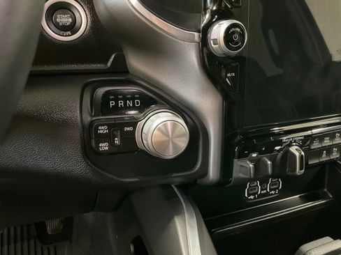 Used 2024 RAM 2500 Laramie w/ Night Edition image 17