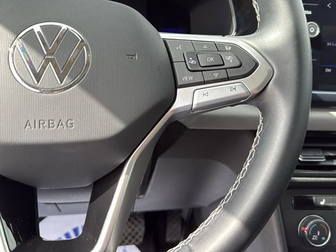 Used 2022 Volkswagen Taos SE image 16